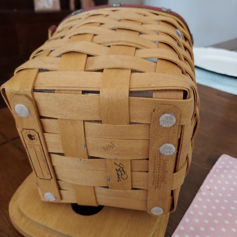 Longaberger 2006 small tissue basket.